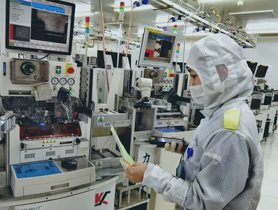 黨旗在飄揚丨松江集成電路產業集群 “黨建，做實了就是生產力”